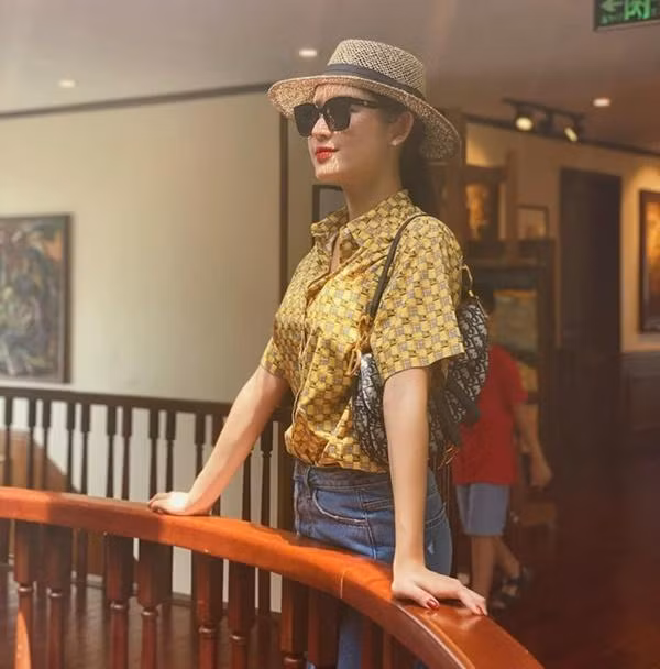 Đông Nhi - Hoàng Thùy Linh giống nhau kinh ngạc ảnh 10