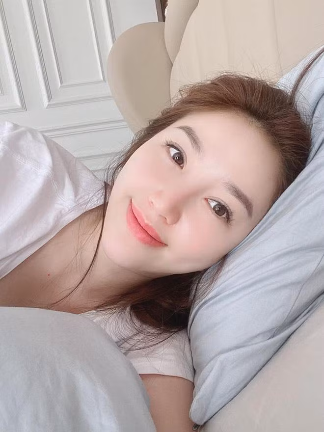 Được chồng yêu thương và không lo về vấn đề tài chính, "công chúa bong bóng" dành nhiều thời gian để yêu thương, chăm sóc bản thân.