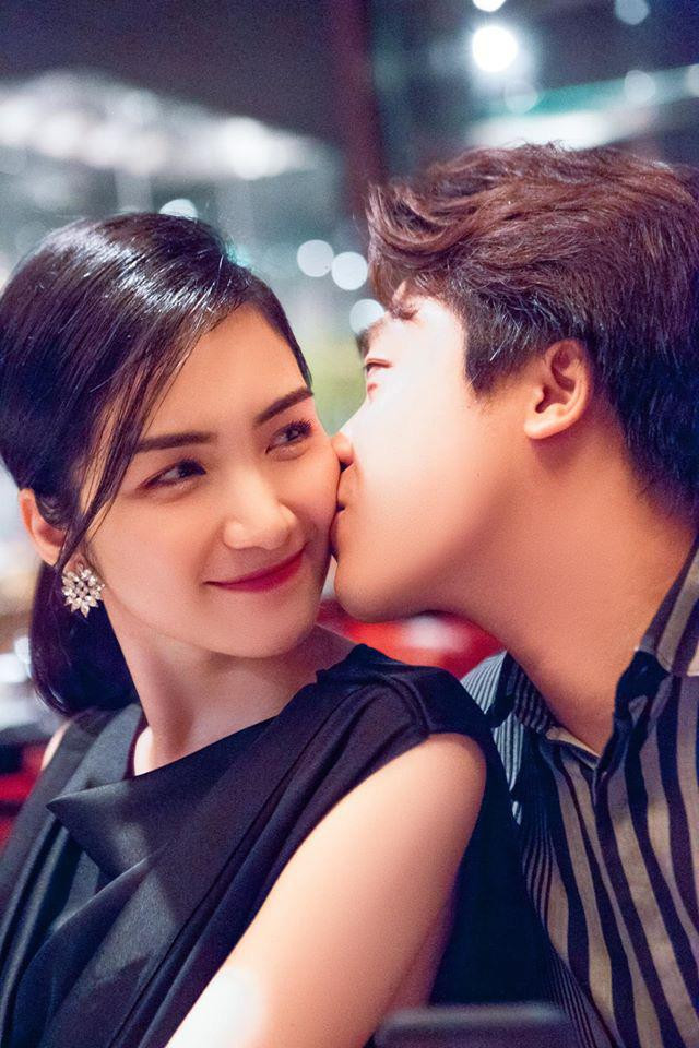 Lộ diện mẹ chồng tương lai quyền lực của Hòa Minzy-8