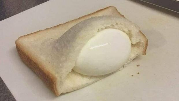 Người ta thì ăn sandwich với trứng ốp la nhưng tôi thì thích phong cách khác. Những sở thích ăn uống kỳ lạ mà không ai nghĩ sẽ tồn tại trên đời-13