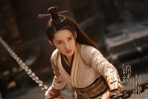 Xao xuyến trước nhan sắc "chim sa cá lặn" của Lý Thấm ảnh 6