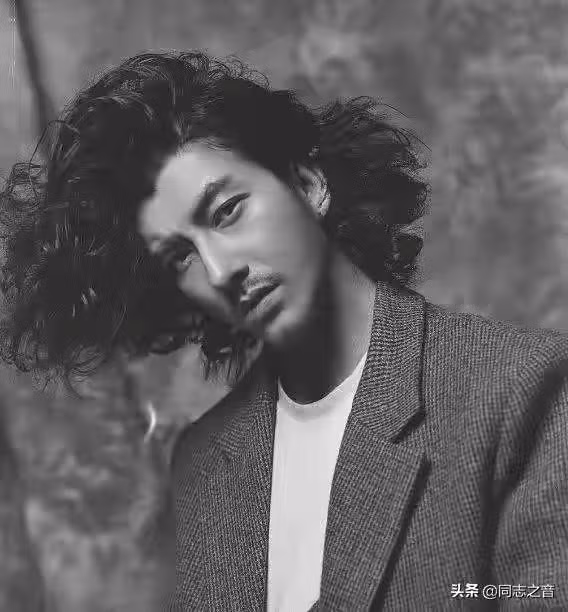 Soái ca, soái tỷ TikTok bị lộ ảnh qua cam thường "đẹp đến... xuất quỷ" ảnh 25