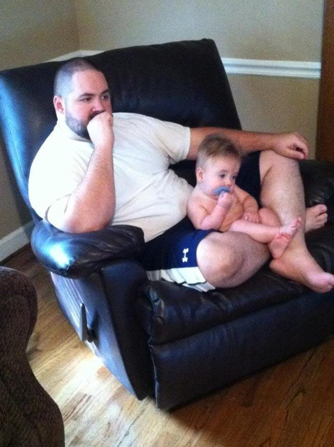 Loạt khoảnh khắc hài hước chứng minh “cha nào con nấy” ảnh 6 Loạt khoảnh khắc hài hước chứng minh định luật cha nào con nấy chuẩn không cần chỉnh-6