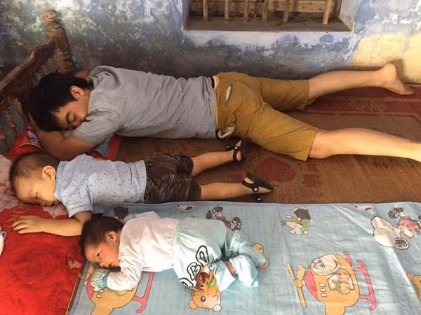 Loạt khoảnh khắc hài hước chứng minh định luật cha nào con nấy chuẩn không cần chỉnh-7