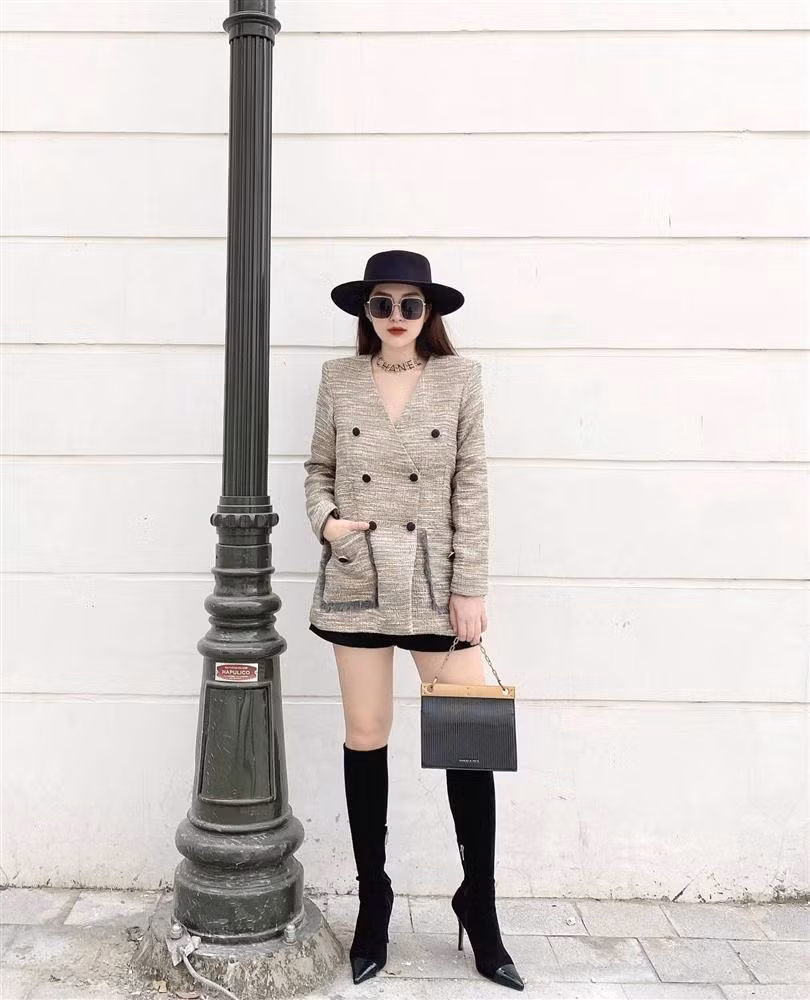 ‘Học lỏm’ chiêu mix đồ với boots cao cổ từ Ngọc Trinh, Hà Tăng-9