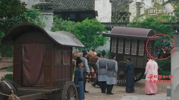 "Cười rách mồm" với sạn phim Hoa ngữ: Nhân viên trường quay lù lù trên màn ảnh ảnh 7