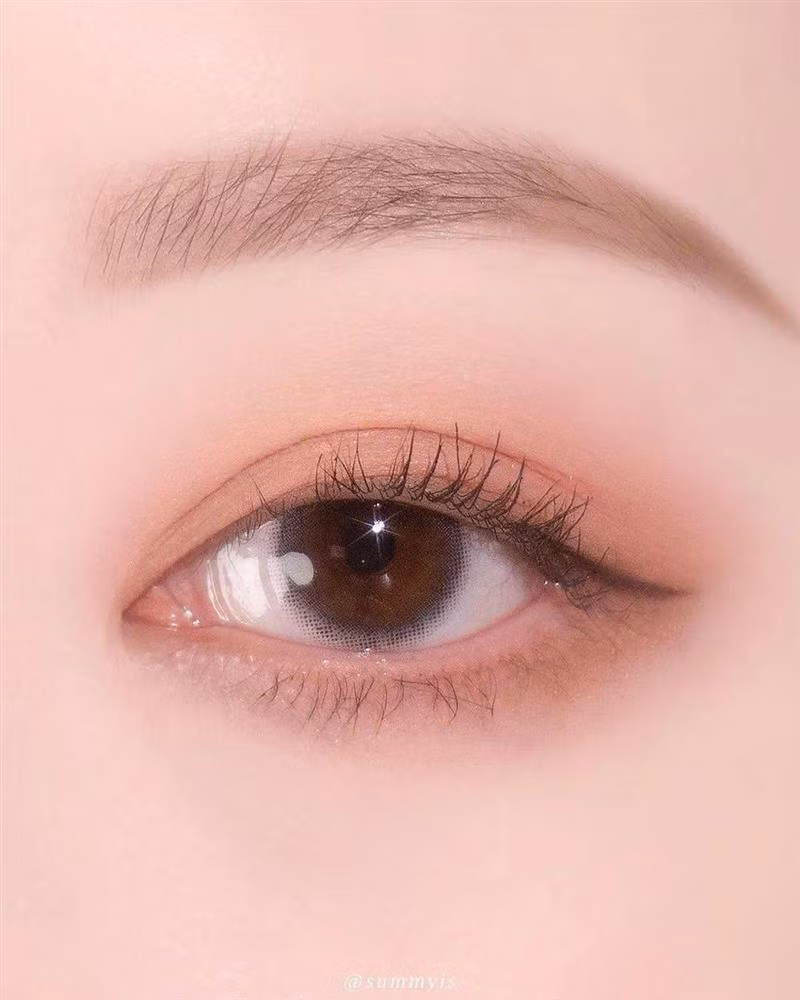 Chiêu make-up cho nàng đeo kính tự tin hẹn hò crush dịp 30/4-10