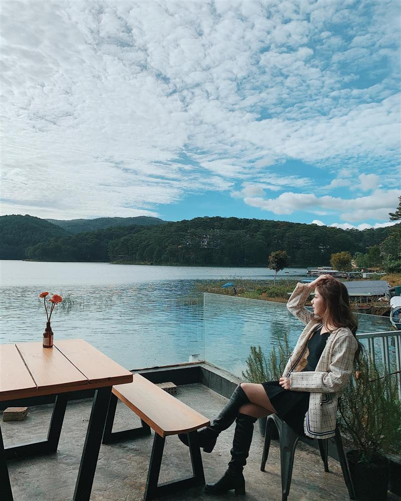 ‘Học lỏm’ chiêu mix đồ với boots cao cổ từ Ngọc Trinh, Hà Tăng-5