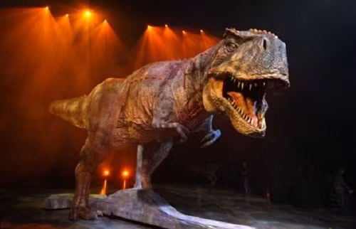Nhóm khủng long tyrannosaurs, theropod và loài khủng long mỏ vịt hadrosaurs sống trong kỷ Creta muộn, khoảng 66 triệu năm trước.