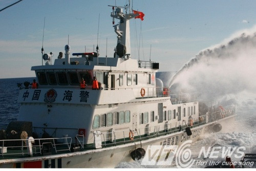 Những hành động gây hấn liên tục của Trung Quốc tại khu vực hạ đặt trái phép giàn khoan Hải Dương 981