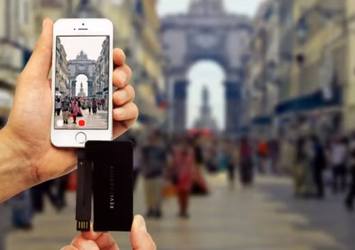 Bộ sạc nhỏ gọn có thể để trong ví