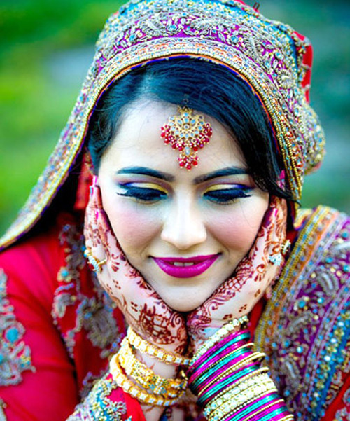 Xem cô dâu khắp thế giới trang điểm trong ngày cưới ảnh 13