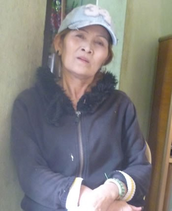 Bà Là kể lại câu chuyện của cháu gái đáng thương. Bà Bốn Là kể lại câu chuyện của cháu gái đáng thương.