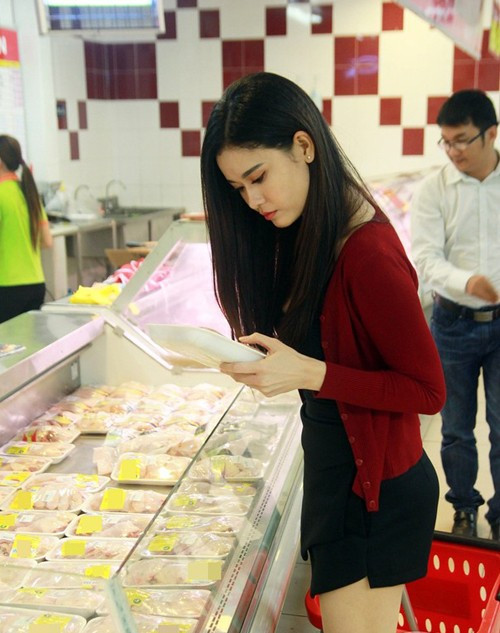 Sau những bộn bề của công việc, Trương Quỳnh Anh luôn xem công việc nội trợ là phương pháp giảm stress tốt nhất đối với cô. Những nàng dâu vừa xinh vừa đảm trong showbiz Việt