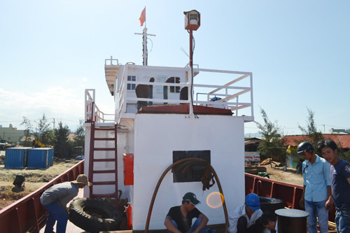 tàu thép công ty bảo duy - ảnh: nguyễn tú