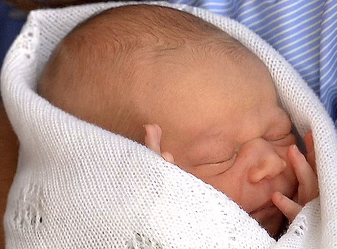 Hoàng tử bé nước Anh: 365 ngày hạnh phúc ảnh 2