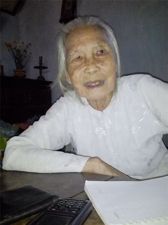 bật nắp quan tài sống dậy