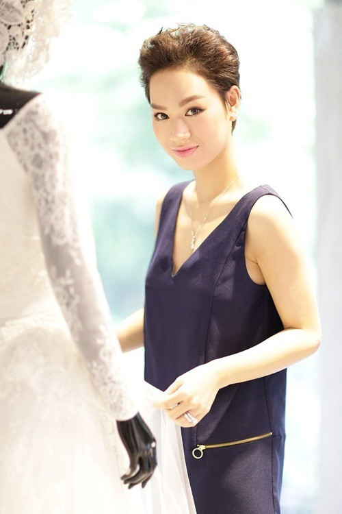 Nghi vấn Trà My có bầu bắt nguồn từ việc cô bất ngờ xin rút lui ở Bước nhảy hoàn vũ và sau đó lại sớm bị loại tại cuộc thi Tuyệt đỉnh tranh tài. Ngọc Quyên úp mở thông tin mang thai con đầu lòng