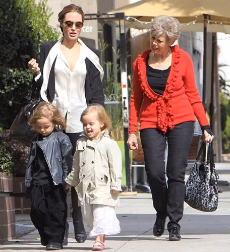 Jolie - Pitt: Dạy con kiểu hoang dại ảnh 5