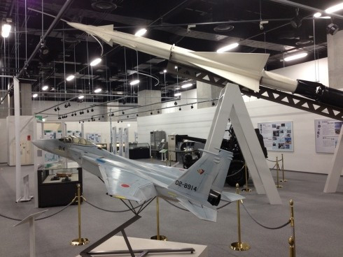 Mô hình F-15, loại phi cơ chiến đấu trong biên chế không quân Nhật Bản ngày nay. Ảnh: Stars and Stripes Mô hình F-15, chiếc máy bay chiê