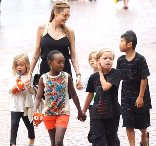 Jolie - Pitt: Dạy con kiểu hoang dại ảnh 3