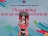 Thí sinh xúng xính váy áo dự thi năng khiếu vào Trường ĐH Sư phạm Nghệ thuật Trung ương.