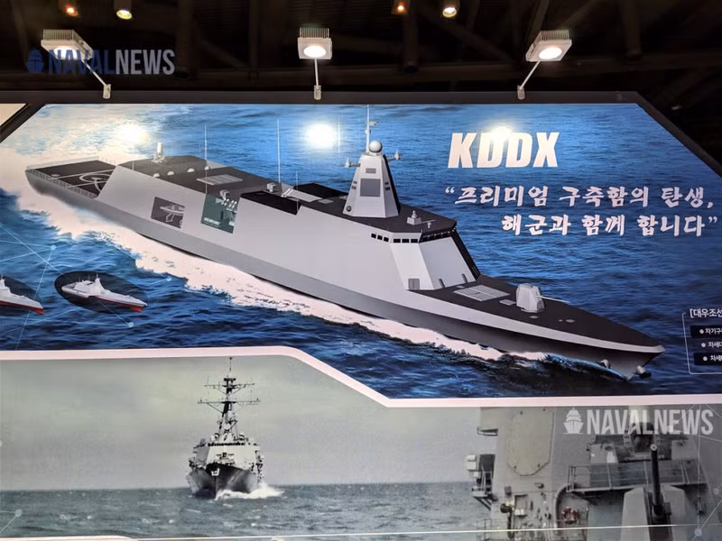 KDDX sẽ nhận được tháp radar tích hợp Hanwha Systems (I-MAST), được trang bị radar đa chức năng băng tần kép tối tân. Hàn Quốc hoàn thành thiết kế cơ bản của tàu khu trục KDDX