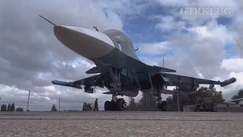  Su-34 mang bom dẫn đường FAB-500-M62 vô hiệu hóa phòng không