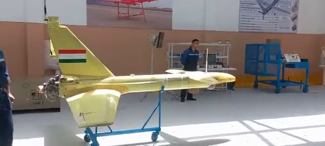 Đây là vũ khí rất đặc biệt của Iran, với những cải tiến trong hệ thống điều khiển bay, chiếc Ababil-2 thể hiện những tiến bộ đáng kể trong ngành hàng không hiện đại. Hamas lần đầu sử dụng UAV cảm tử Ababil-2 của Iran chống lại Israel