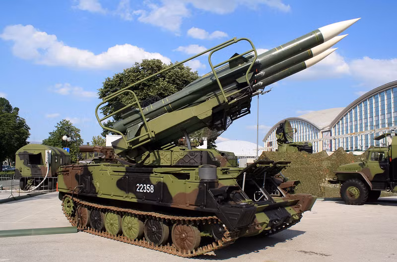 Nhưng nhờ việc hiện đại hóa radar phát hiện mục tiêu 1RL128 và radar do cao PRV-16 do Công ty Serbian Yugoimport thực hiện, giờ đây các khí tài này có độ nhạy cao hơn đáng kể, tổng quan tốt hơn về mục tiêu. Hệ thống phòng không Kub '3 ngón tay thần chết' lột xác với sức mạnh mới