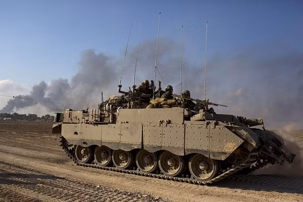 Xe bọc thép chở quân (APC) Puma ít được biết đến hơn so với những phương tiện được tạo ra trên cơ sở xe tăng T-54/55 đó là chiếc Achzarit cổ điển, hoặc chiếc Namer thế hệ mới nhất. Thiết giáp chở quân siêu nặng 'hàng hiếm' của Israel tham chiến