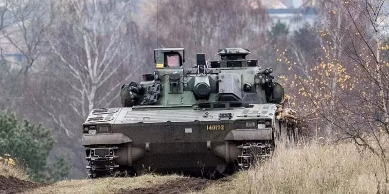 Nhưng điều quan trọng nhất là Ukraine quan tâm đến việc mua tới 1.000 chiếc CV90 của Thụy Điển và trong khuôn khổ tin tức này, cần lưu ý một số điều sau đây. Số tiền khổng lồ cho 1.000 xe chiến đấu bộ binh CV90