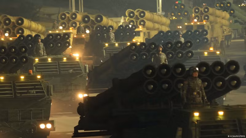Bên cạnh đó, chúng ta có thể nhớ lại tổ hợp MLRS M1985 / M1991 cỡ 240 mm được tạo ra vào đầu những năm 1980, có thể bắn trúng mục tiêu ở khoảng cách ít nhất 65 km. Triều Tiên sở hữu pháo tự hành và pháo phản lực tốt nhất thế giới?