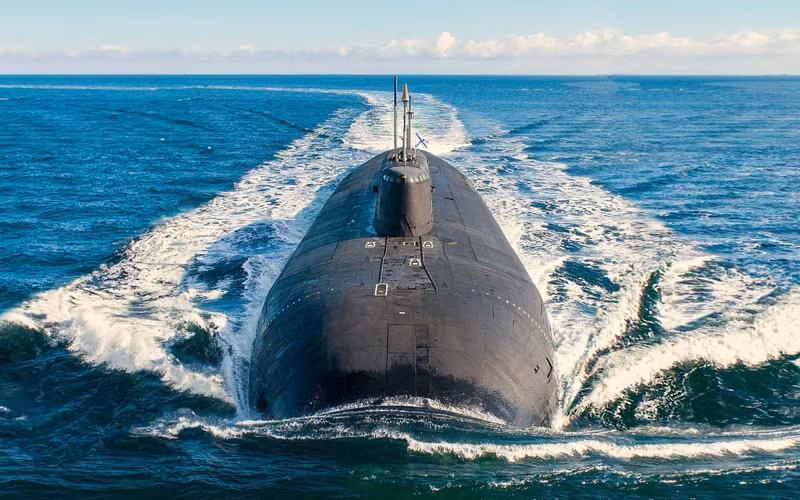 Giai đoạn 2024 - 2025, tàu ngầm Khabarovsk - đại diện đầu tiên của Dự án 09851, được chế tạo đặc biệt cho ngư lôi Poseidon mới gia nhập Hạm đội Thái Bình Dương của Hải quân Nga. Động thái quân sự bất thường ở bán đảo Kamchatka