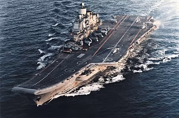 Tàu sân bay (tuần dương hạm hạng nặng chở máy bay) thuộc Dự án 1143.5 mang tên Đô đốc Hạm đội Liên Xô Kuznetsov dự kiến được bàn giao cho Hải quân Nga vào cuối năm 2024. Ấn định thời gian tái ngũ của tàu sân bay Đô đốc Kuznetsov