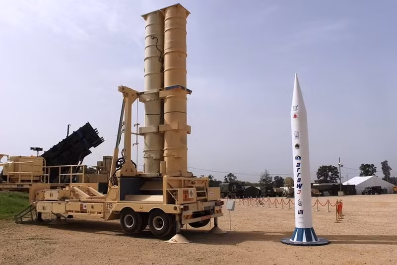 Mới đây, công ty Israel Aerospace Industries của Israel cho biết họ sẽ giúp Đức tích hợp hệ thống phòng thủ tên lửa Arrow 3 để sử dụng trong mạng lưới phòng không thống nhất của châu Âu. Hệ thống phòng thủ tên lửa Arrow Israel lần đầu lập công trong thực chiến