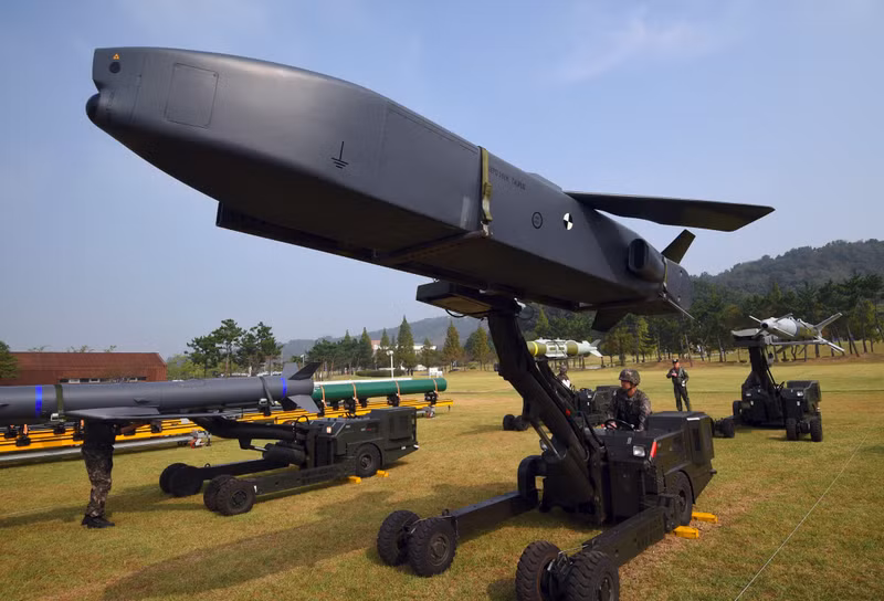Trong một sự kiện báo chí được tổ chức vào ngày 27 tháng 10 năm 2023, MBDA Deutschland - nhà sản xuất của Đức đã trình bày một bài đánh giá chuyên sâu về tên lửa hành trình Taurus KEPD 350. S-400 'không thể nhìn thấy' tên lửa Taurus của Đức