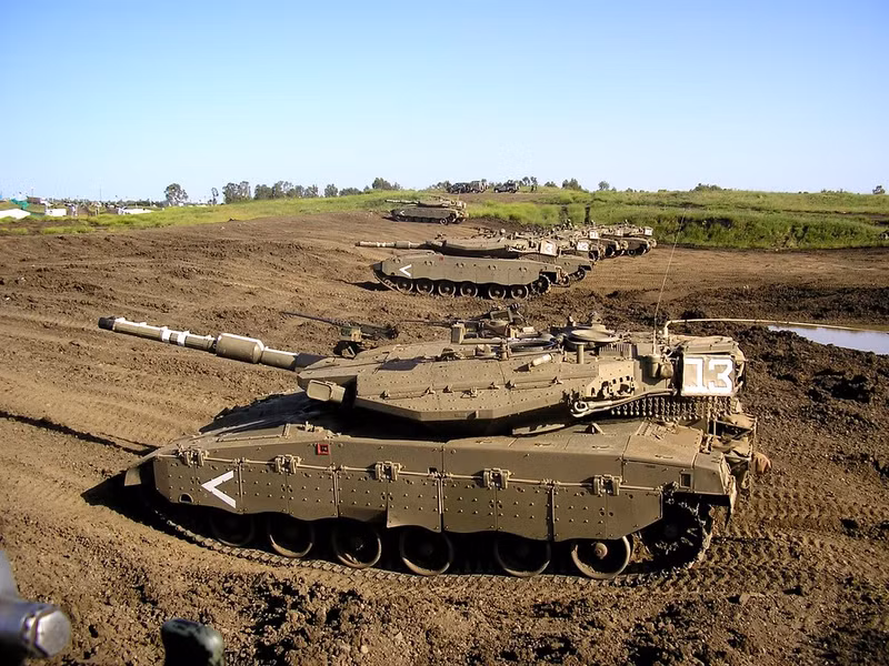 Hiện tại, Merkava Mk 3 là xe tăng có số lượng lớn nhất của Lực lượng Phòng vệ Israel. Phương tiện này đã tham gia tích cực vào các trận chiến ở Dải Gaza cùng với Merkava Mk 4 hiện đại hơn. Israel hủy hợp đồng, tái sử dụng các xe tăng được rao bán