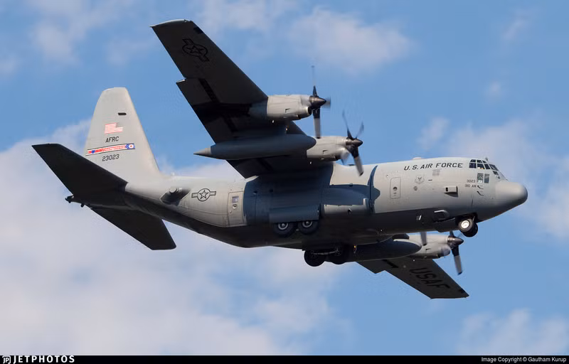 Mỹ tặng máy bay vận tải C-130H Hercules cho đồng minh thân thiết