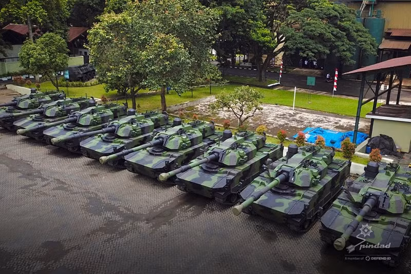 Tập đoàn công nghiệp quân sự nhà nước Indonesia PT Pindad cho biết họ đã giao 10 xe tăng Harimau. Tổng cộng, Bộ Quốc phòng Indonesia đã tiếp nhận 52 đơn vị thiết bị quân sự khác nhau từ PT Pindad. Quân đội Indonesia nhận 10 xe tăng hạng trung Harimau