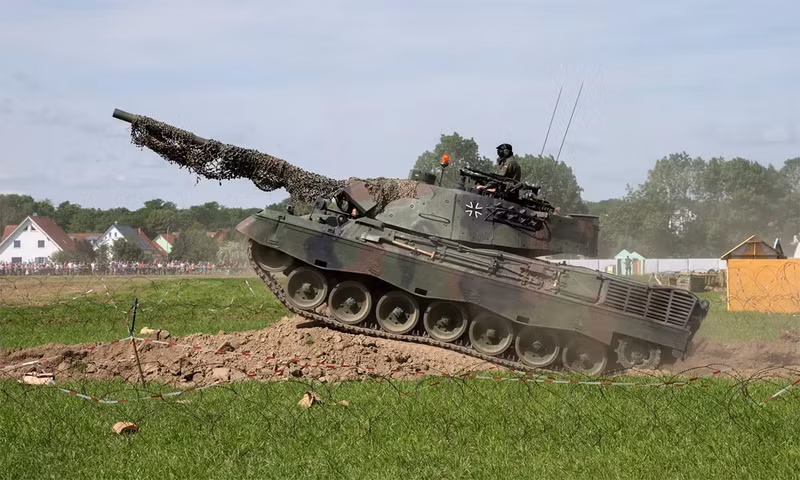 Binh sĩ Ukraine nổi giận với xe tăng Leopard 1A5