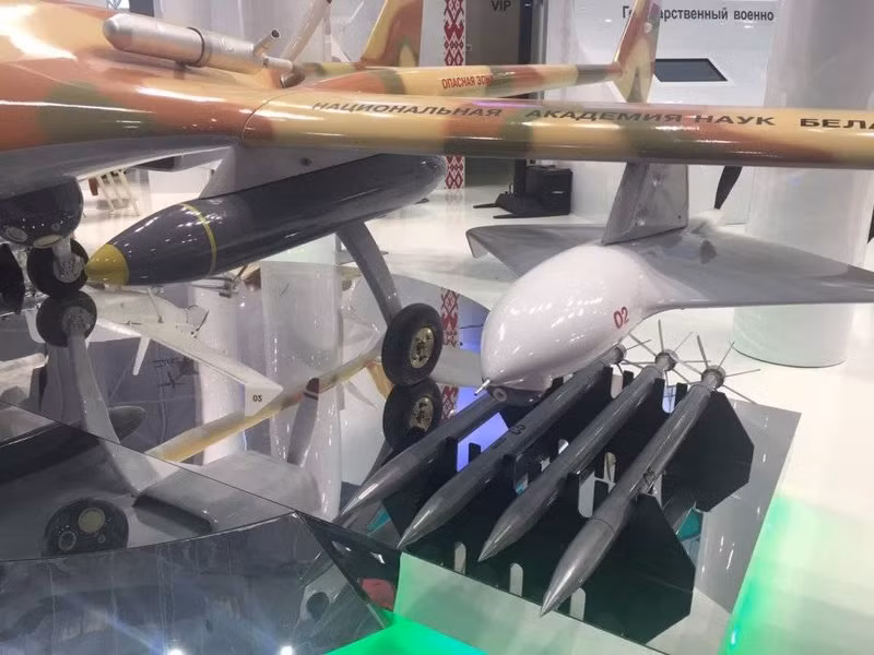 Toàn bộ dữ liệu về mục tiêu hay chiến trường đều được nhận trong thời gian thực. Bên cạnh đó, máy bay không người lái có thể tiến hành hoạt động trinh sát vào bất kỳ thời điểm nào trong ngày. UAV Belarus sẽ sớm được Nga sử dụng trên chiến trường?