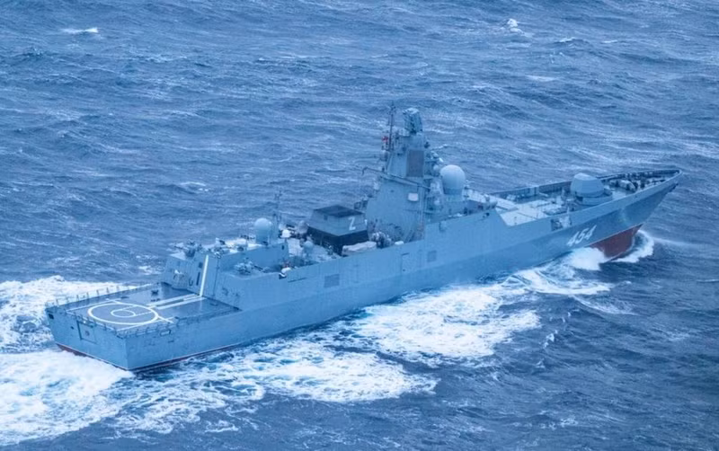 Tuy nhiên cần đặc biệt chú ý, ông Putin khi thăm chiến hạm "Đô đốc Kasatonov" đã hỏi liệu con tàu này có thể bắn tên lửa siêu thanh hay không, điều này đã được truyền hình Nga ghi lại đầy đủ. Hải quân Nga muốn 10 tàu khu trục mang tên lửa Zirkon, nhưng thực tế chỉ có 1