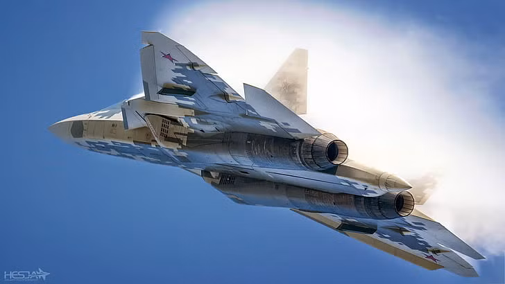 Mặc dù vậy ở giai đoạn trước mắt, Su-57 vẫn phải sử dụng động cơ AL-41F1 (Izdeliye 117) vốn là "trái tim" của Su-35S, chỉ cho phép chiếc chiến đấu cơ này bay với tốc độ khoảng Mach 1,5 - 1,7. Đơn đặt hàng mua tiêm kích Su-57 đã tăng gấp đôi