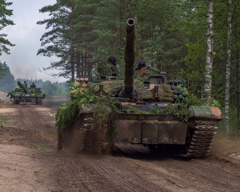 Điển hình là trường hợp đối với xe tăng Leopard 2 do Đức sản xuất, phiên bản Strv 122 của Thụy Điển, Challenger 2 của Anh cũng như M-55S do Slovenia viện trợ. Gần đây, điều tương tự đã xảy ra với Leopard 1A5. Nhóm tác chiến mạnh với xe tăng PT-91 đang tiến về Zaporozhye