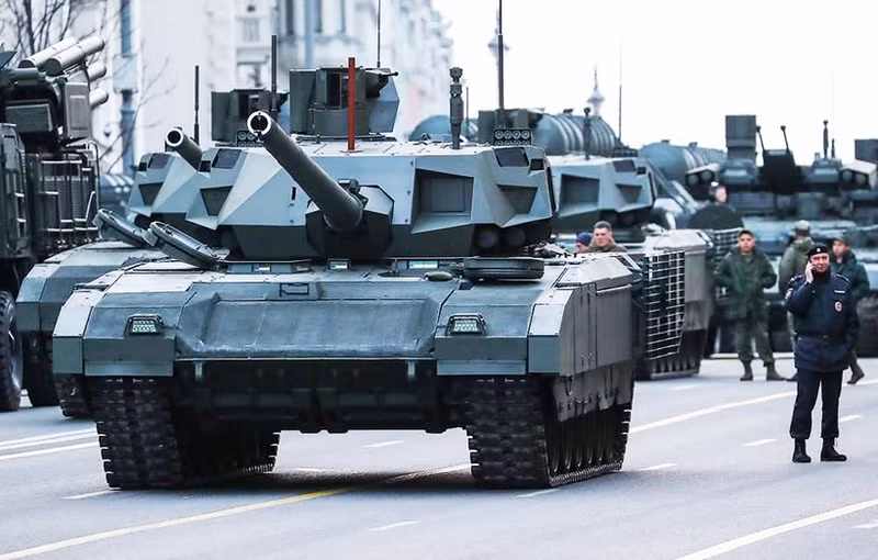 Đối với T-14 Armata, cho đến nay báo chí vẫn chưa biết thời điểm chính xác để thực hiện những thay đổi cần thiết. Tuy nhiên rõ ràng là trong trường hợp này, chúng ta đang nói đến ít nhất vài tháng. T-14 Armata bị rút về nước khi không đáp ứng yêu cầu chiến thuật?