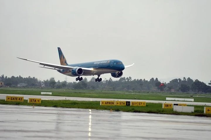 Vietnam Airlines hủy 10 chuyến bay do bão số 3