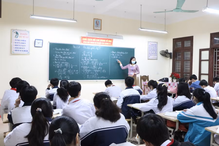 Các nhà trường luôn chủ động phương án khi đón học sinh trở lại học trực tiếp để đảm bảo an toàn. Ảnh: Khôi Nguyên.