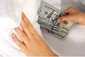 Bí mật sống còn: Tại sao phụ nữ nhất định phải có quỹ đen?