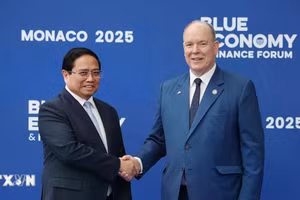 Lễ đón Thủ tướng và Phu nhân tham dự Hội nghị Đại dương của Liên hợp quốc